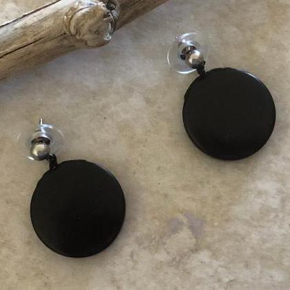 Black Necklace and Earrings, Round ..