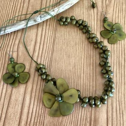 Olive Green Tagua Necklace And Earrings, Açaí..